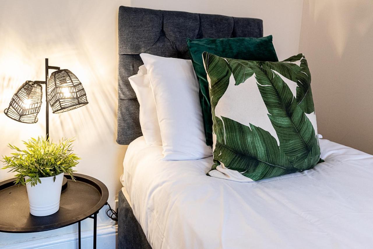 2 Bed, Up To 6 Guests Near Chester City Centre מראה חיצוני תמונה